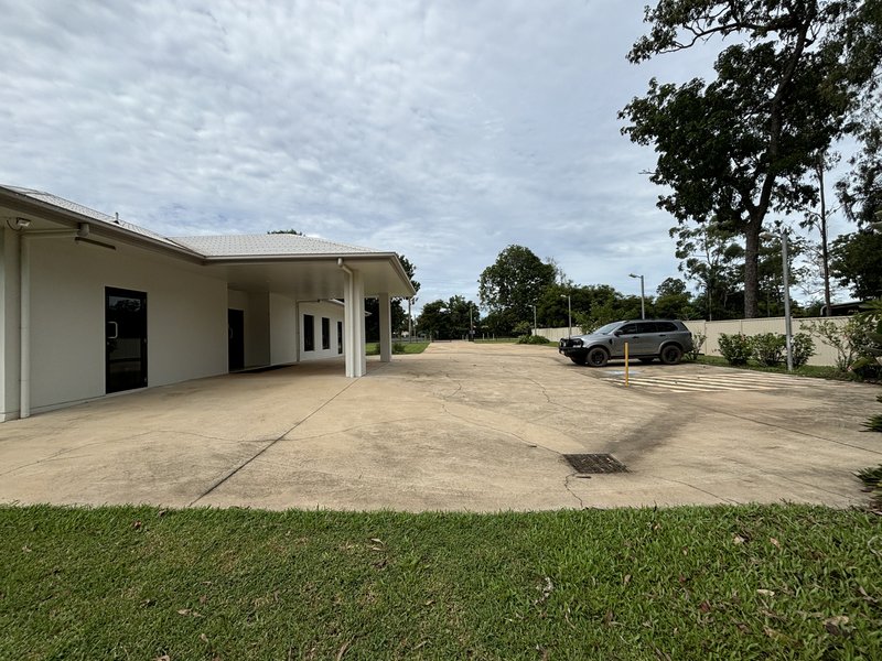 Photo - 3 Northern Ave , Rocky Point QLD 4874 - Image 5