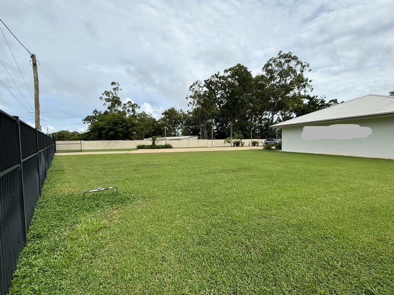 Photo - 3 Northern Ave , Rocky Point QLD 4874 - Image 8