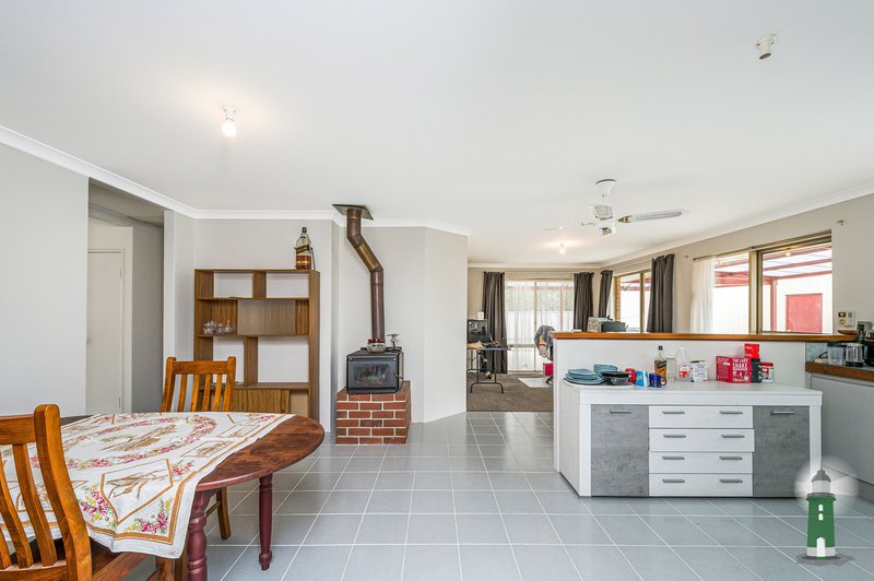 Photo - 3 Numbat Court, Brookdale WA 6112 - Image 6