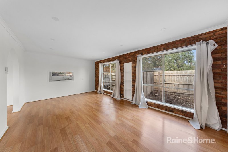 Photo - 3 Nunniong Street, Werribee VIC 3030 - Image 5