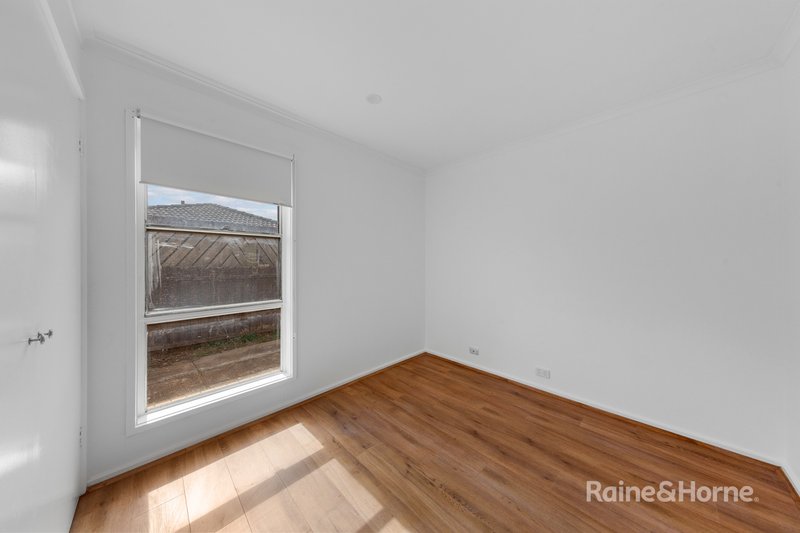 Photo - 3 Nunniong Street, Werribee VIC 3030 - Image 7