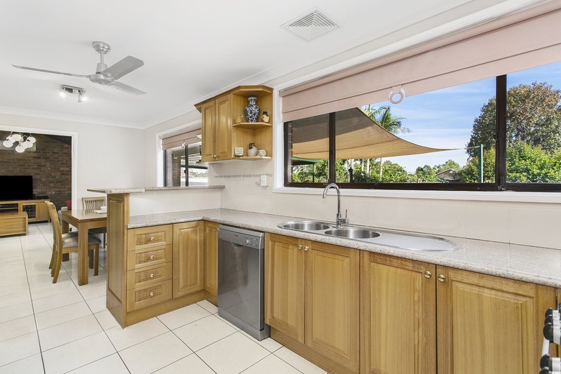 Photo - 3 Oakdale Place, Baulkham Hills NSW 2153 - Image 4