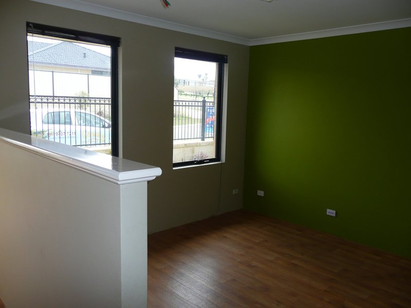 Photo - 3 Oakpark Green, Clarkson WA 6030 - Image 3