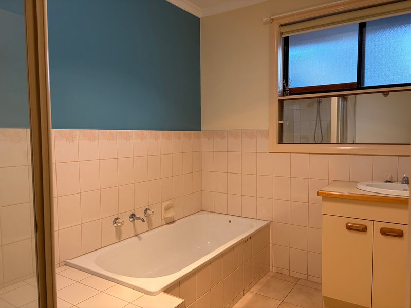 Photo - 3 O'Donoghue Street, Mill Park VIC 3082 - Image 10
