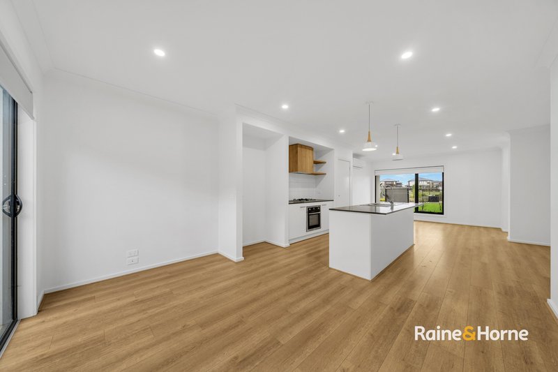 Photo - 3 Ogawa Walk, Tarneit VIC 3029 - Image 6