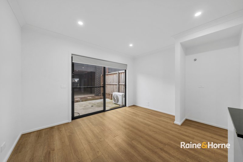 Photo - 3 Ogawa Walk, Tarneit VIC 3029 - Image 9
