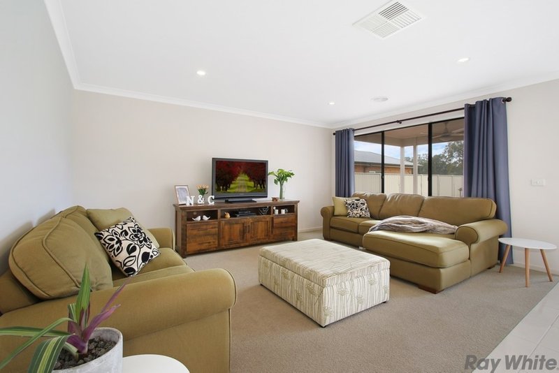 Photo - 3 Olivers Road, Benalla VIC 3672 - Image 7