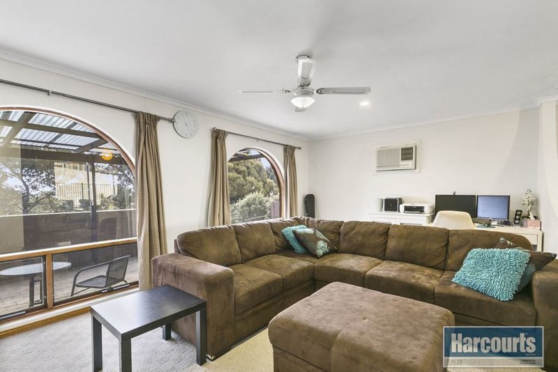 Photo - 3 Olivier Terrace, Hallett Cove SA 5158 - Image 4