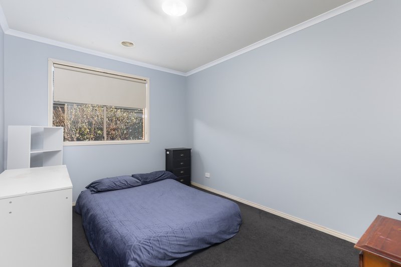 Photo - 3 Ologhlen Drive, Wyndham Vale VIC 3024 - Image 7