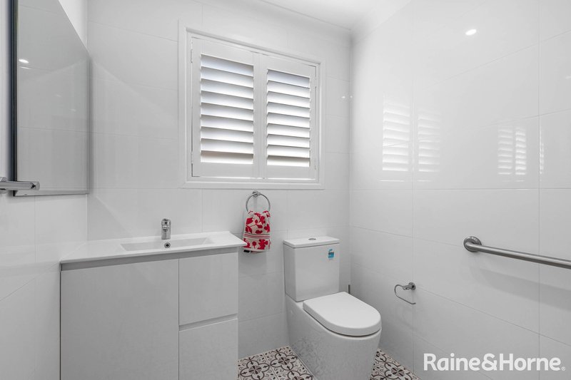 Photo - 3 Olwyn Place, Earlwood NSW 2206 - Image 10