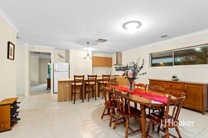 Photo - 3 Opperman Place, Point Cook VIC 3030 - Image 4