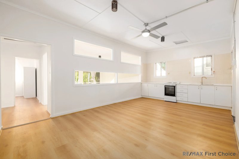 Photo - 3 Orange Street, Runcorn QLD 4113 - Image 4