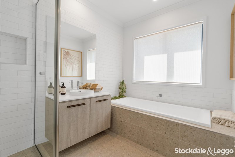 Photo - 3 Origin Drive, Sunbury VIC 3429 - Image 12