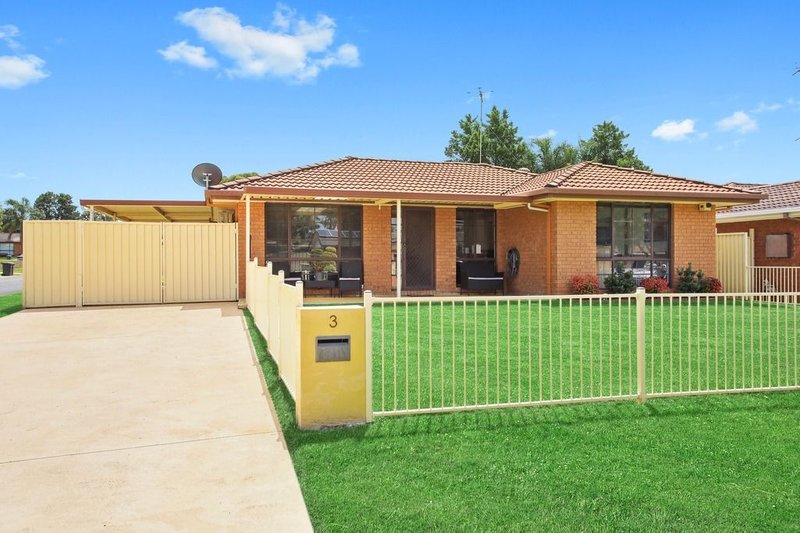 Photo - 3 Oswald Crescent, Rosemeadow NSW 2560 - Image 1