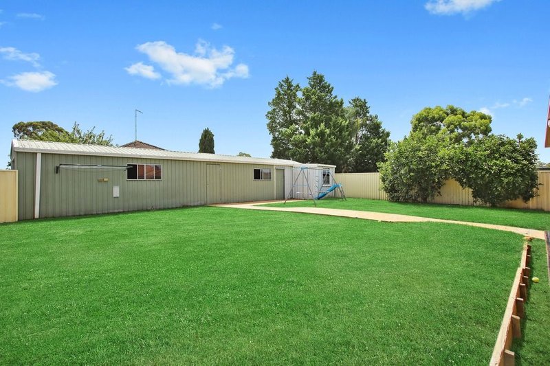 Photo - 3 Oswald Crescent, Rosemeadow NSW 2560 - Image 8