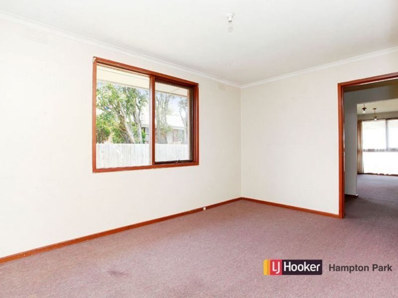 Photo - 3 Outlook Drive, Hampton Park VIC 3976 - Image 6