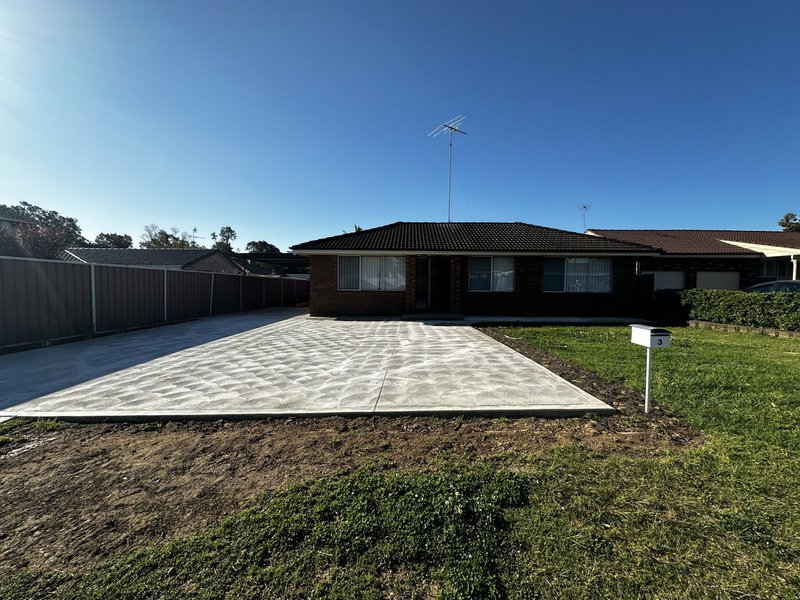 3 Paisley Close, St Andrews NSW 2566