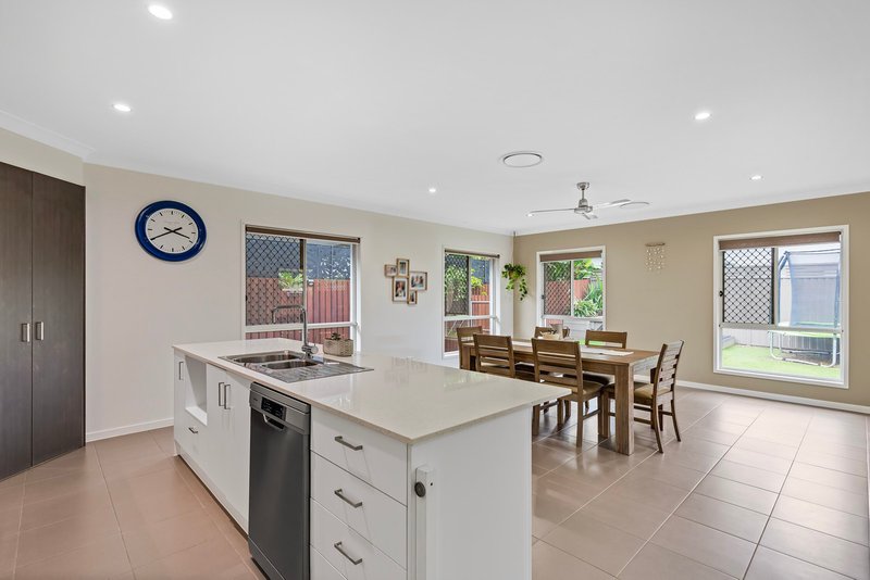 Photo - 3 Palmerston Crescent, Beerwah QLD 4519 - Image 3