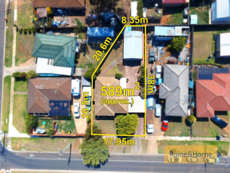 Photo - 3 Palmerston Street, Melton VIC 3337 - Image 2