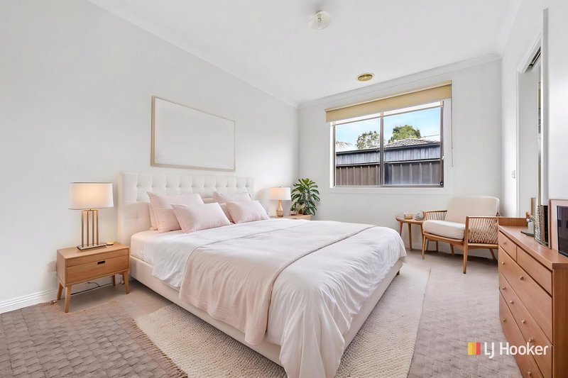 Photo - 3 Palomino Avenue, Clyde North VIC 3978 - Image 13