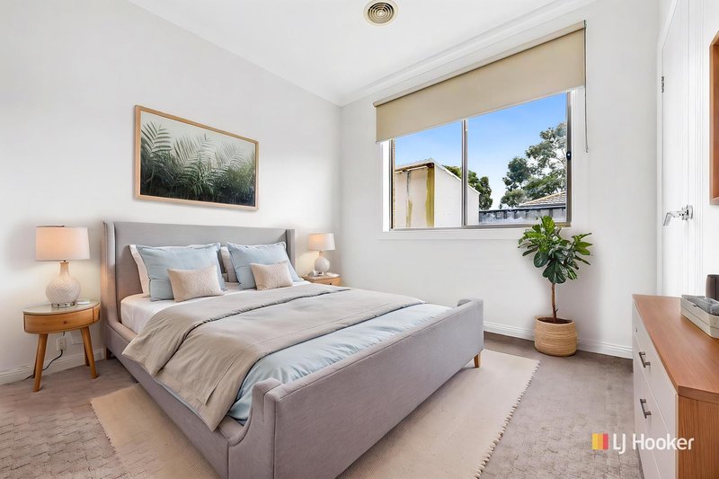 Photo - 3 Palomino Avenue, Clyde North VIC 3978 - Image 14
