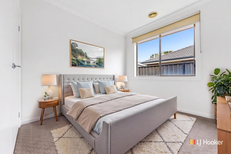 Photo - 3 Palomino Avenue, Clyde North VIC 3978 - Image 15
