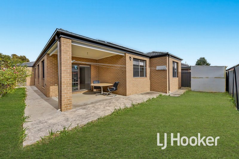 Photo - 3 Palomino Avenue, Clyde North VIC 3978 - Image 18