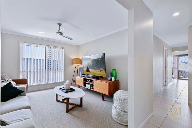 Photo - 3 Panorama Place, Upper Kedron QLD 4055 - Image 3