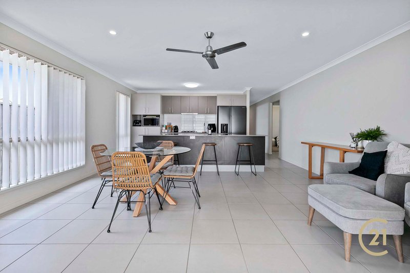 Photo - 3 Panorama Place, Upper Kedron QLD 4055 - Image 8