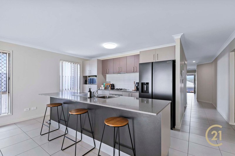 Photo - 3 Panorama Place, Upper Kedron QLD 4055 - Image 10