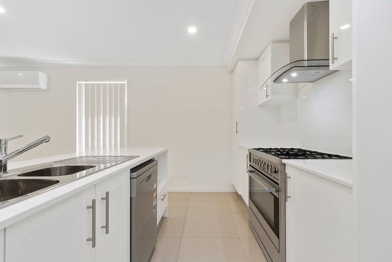 Photo - 3 Pansy Street, Ripley QLD 4306 - Image 2