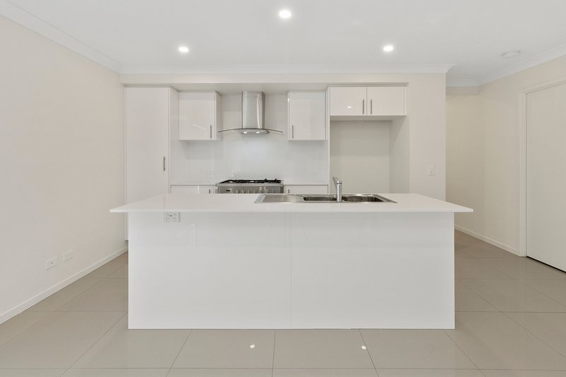 Photo - 3 Pansy Street, Ripley QLD 4306 - Image 3