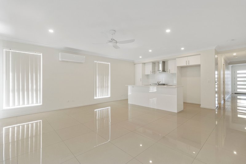 Photo - 3 Pansy Street, Ripley QLD 4306 - Image 4