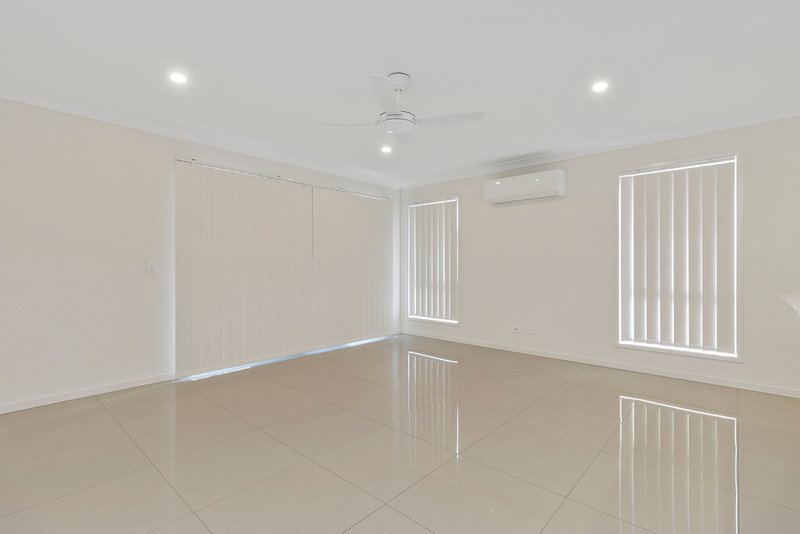 Photo - 3 Pansy Street, Ripley QLD 4306 - Image 5