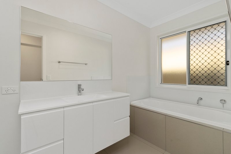 Photo - 3 Pansy Street, Ripley QLD 4306 - Image 12