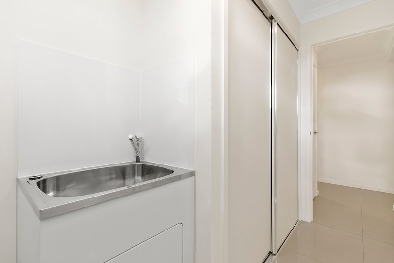 Photo - 3 Pansy Street, Ripley QLD 4306 - Image 13