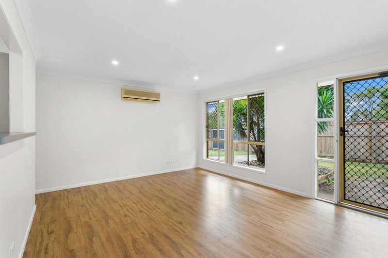 Photo - 3 Papaya Court, Kallangur QLD 4503 - Image 3