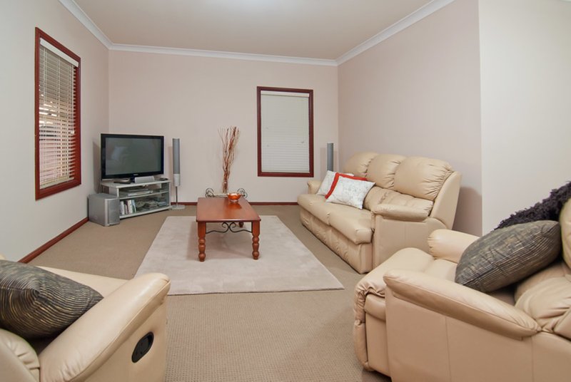 Photo - 3 Parkana Crt , Rochedale South QLD 4123 - Image 5