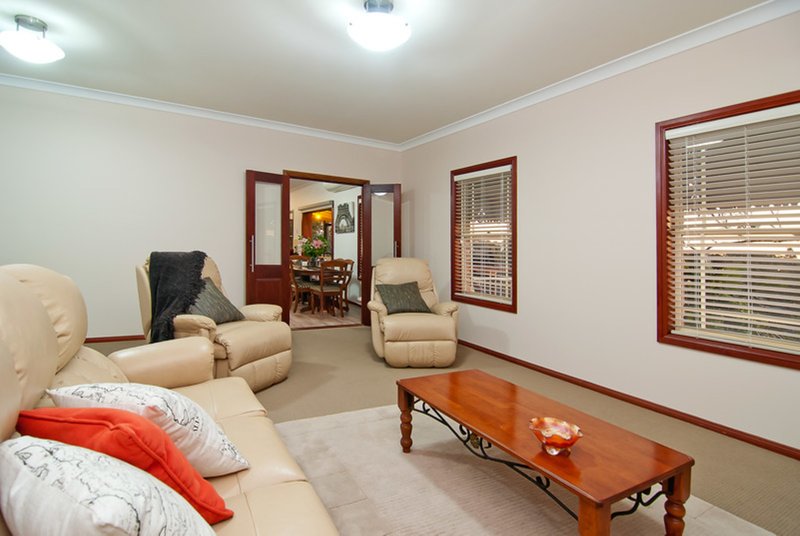 Photo - 3 Parkana Crt , Rochedale South QLD 4123 - Image 9