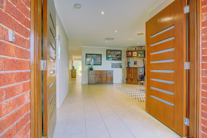 Photo - 3 Parklea Way, Tarneit VIC 3029 - Image 3