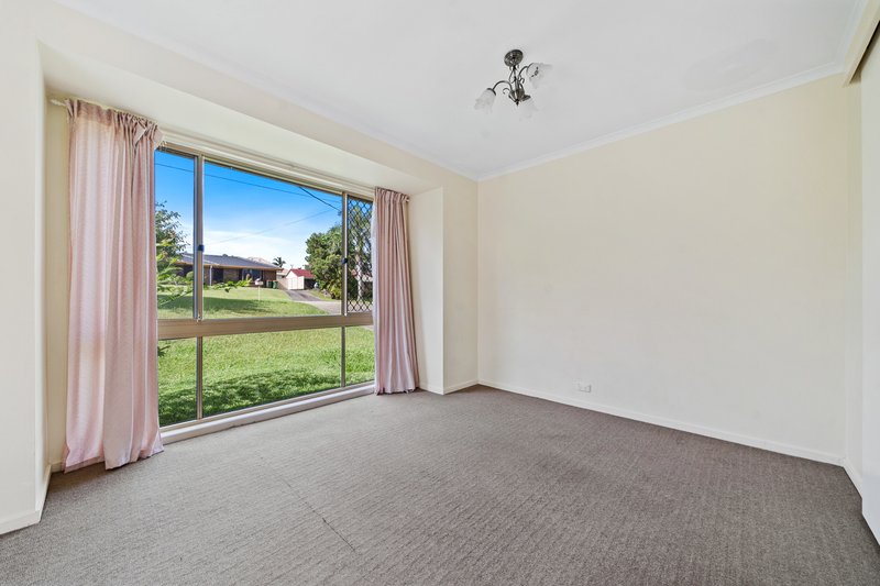 Photo - 3 Parkroyal Crescent, Regents Park QLD 4118 - Image 2