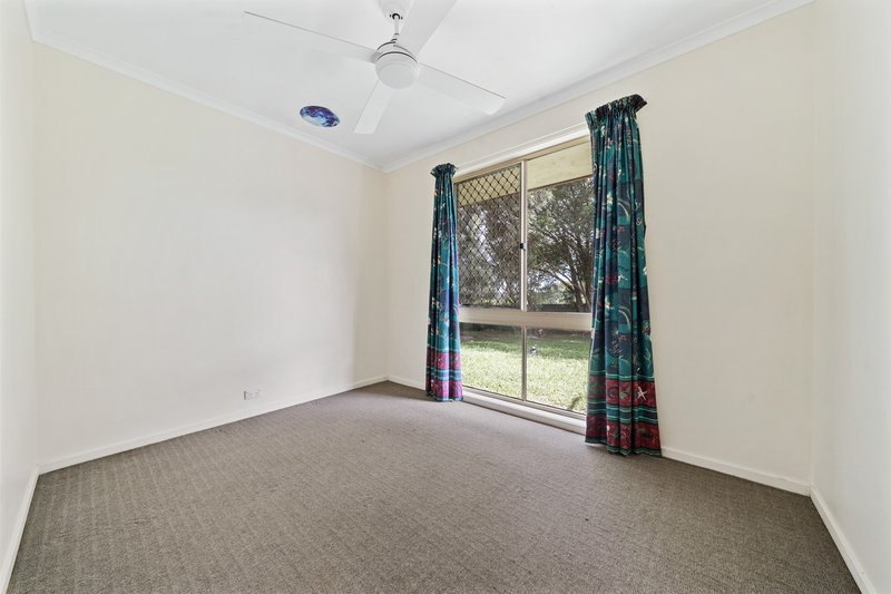 Photo - 3 Parkroyal Crescent, Regents Park QLD 4118 - Image 9