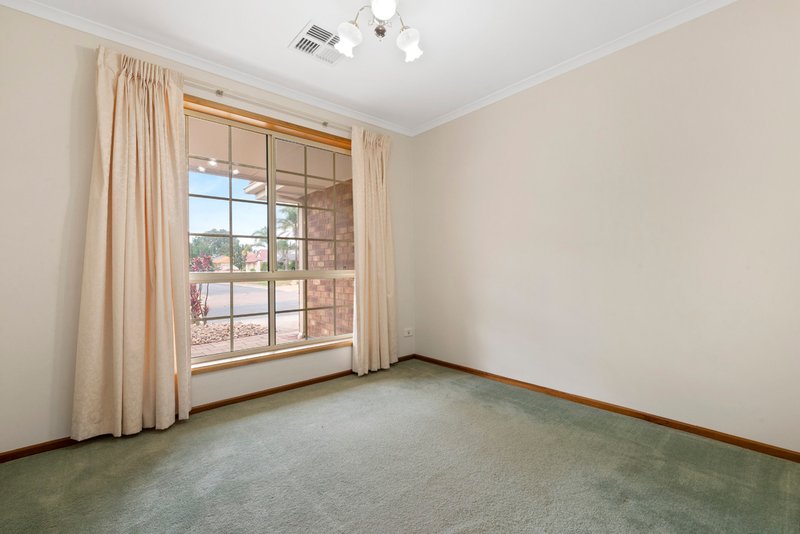 Photo - 3 Parkway Circuit, Parafield Gardens SA 5107 - Image 3