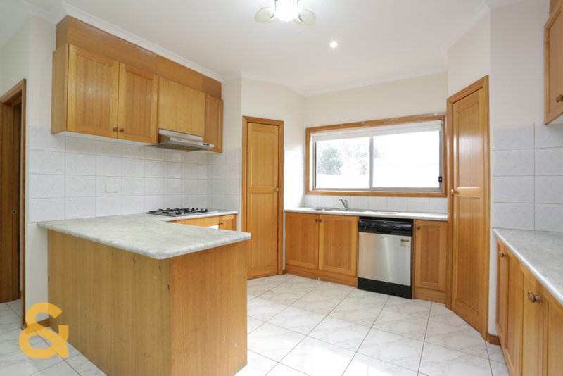 Photo - 3 Parnell Court, Roxburgh Park VIC 3064 - Image 6