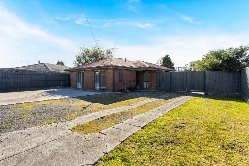 Photo - 3 Parton Place, Craigieburn VIC 3064 - Image 2