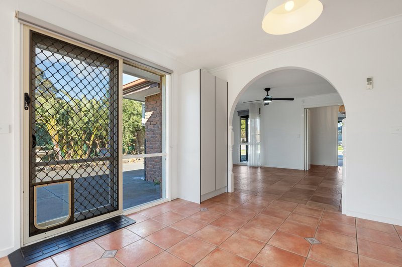 Photo - 3 Parton Place, Craigieburn VIC 3064 - Image 5