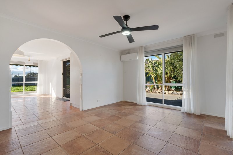 Photo - 3 Parton Place, Craigieburn VIC 3064 - Image 10