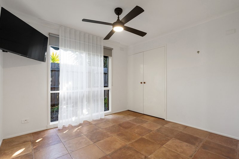 Photo - 3 Parton Place, Craigieburn VIC 3064 - Image 11
