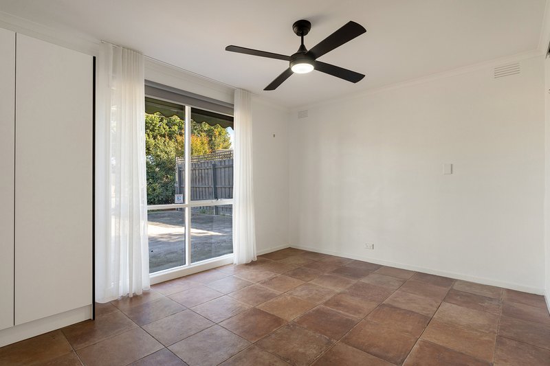 Photo - 3 Parton Place, Craigieburn VIC 3064 - Image 13