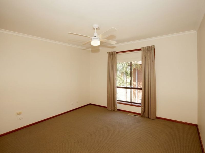 Photo - 3 Patamba Street, Kooringal NSW 2650 - Image 6